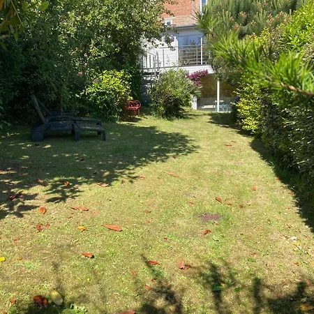 Maison Avec Grand Jardin Et Terrasse Dans Quartier De La Bénédictine *