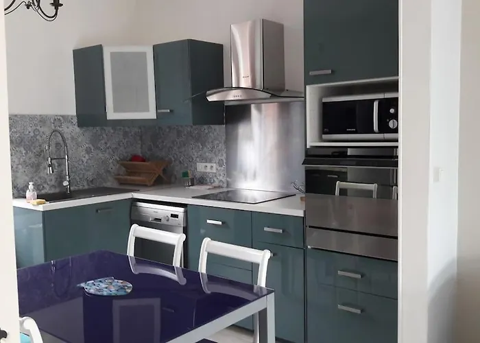 Casa vacanze Maison Avec Grand Jardin Et Terrasse Dans Quartier De La Bénédictine *