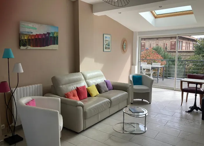 Maison Avec Grand Jardin Et Terrasse Dans Quartier De La Bénédictine